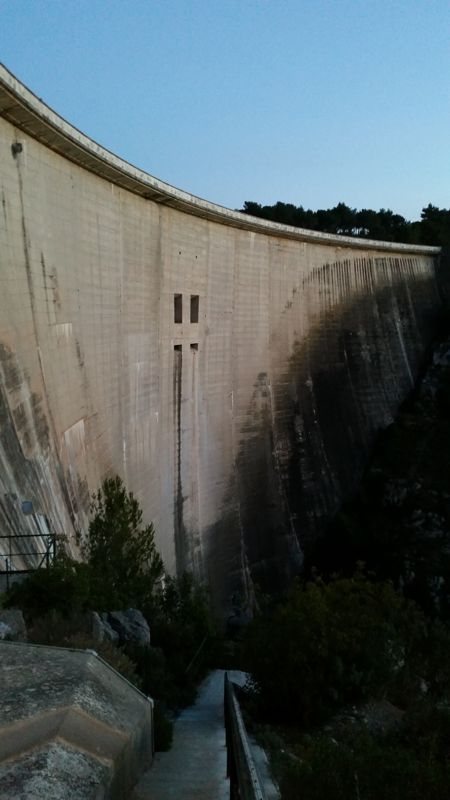 Face of an arch dam
